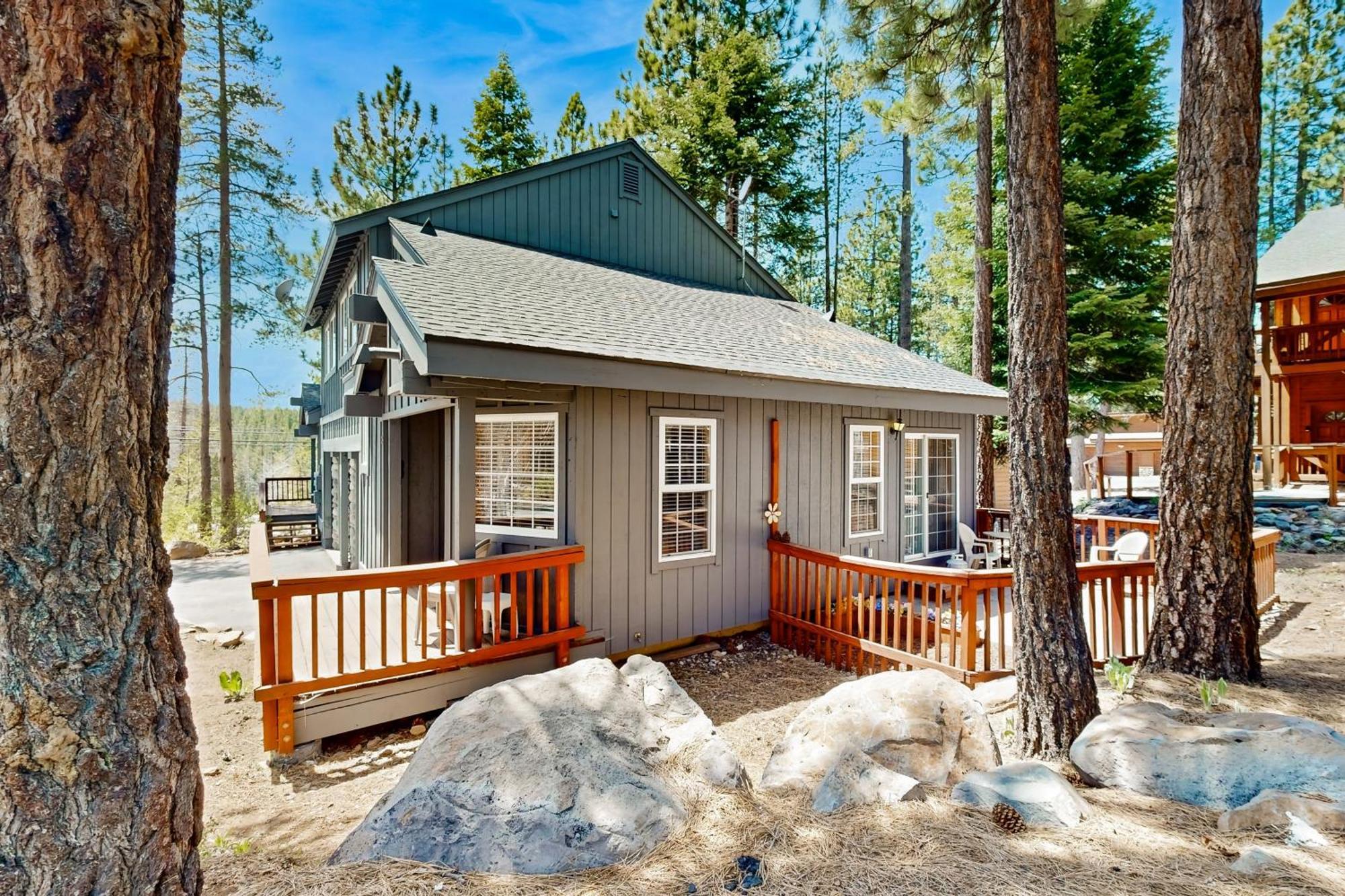 Little Pinecone Retreat Villa Тръки Екстериор снимка
